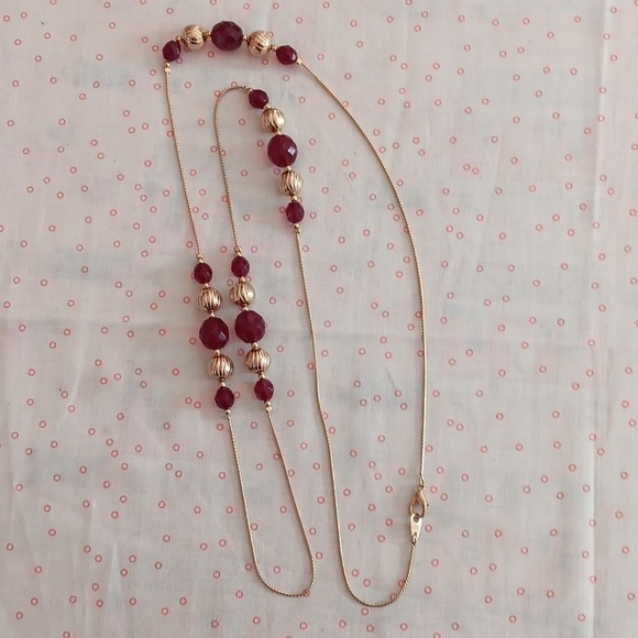 Red Faceted Gold Beaded Chain Necklace - Picture 2 of 7